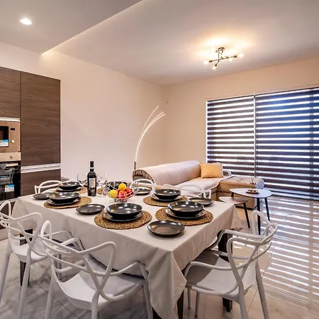 Apartmán Modern Seaview Luxury St. Paul's Bay
